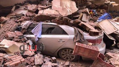 تفاصيل انهيار عقار المحلة.. المنزل مكون من 4 طوابق ومأهول بالسكان.. استخرج 3 أشخاص.. والبحث عن 9 آخرين تحت الأنقاض