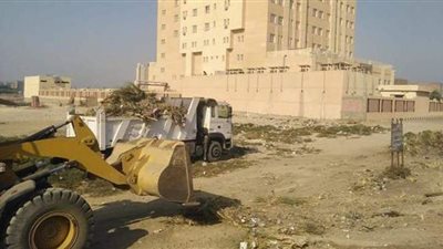 رفع وإزالة 47 طن أتربة ومخلفات صلبة من شوارع الأقصر