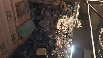 انهيار منزل مكون من 4 طوابق في المحلة الكبرى بالغربية .. وأنباء عن سقوط ضحايا