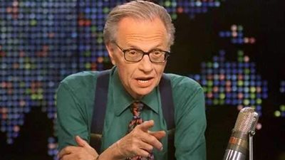 وفاة الإعلامي الأمريكي لاري كينج عن عمر يناهز 87 عاما