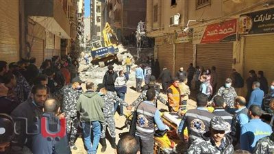 صور جديدة لـ عقار المحلة المنهار في الغربية