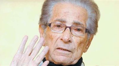 اخبار ماسبيرو.. سيرة أنيس منصور في إذاعة صوت العرب الليلة