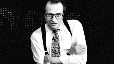 تزوج 7 مرات وقابل مبارك والقذافي.. انتهاء بث حياة لاري كينج 