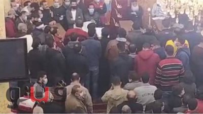 صلاة الجنازة على 6 أشخاص ضحايا انهيار منزل المحلة بكنيسة الشهيدة | صور