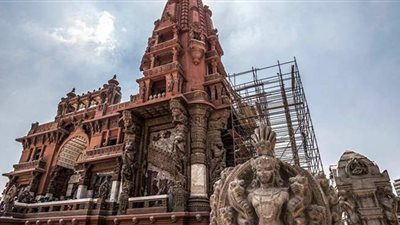 6 أشهر على افتتاح قصر البارون.. مياه الري تشوه أسوار المصاطب الخارجية.. الآثار ترفض الإغلاق.. و175 مليون جنيه تكلفة الترميم