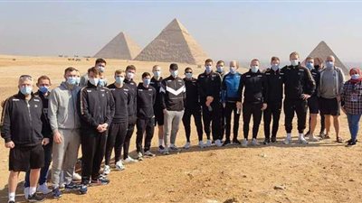 منتخب الدنمارك لكرة اليد في زيارة للأهرامات