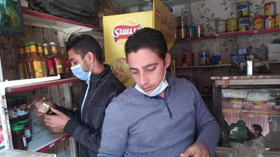 ضبط 3 منشآت غير مرخصة وإعدام 434 كيلو أغذية غير صالحة للاستهلاك بالمنيا