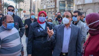 نشاط بحركة السفن والشاحنات بميناء الإسكندرية