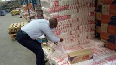 ضبط 4 أطنان سكر مجهولة المصدر داخل مصنع بالقليوبية