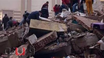 استخراج طفل وشاب من أسفل عقار المحلة المنهار