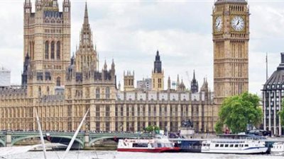 تصاعد الدخان فوق مجلس العموم البريطاني| فيديو