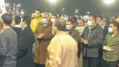 بالدموع وهتافات مناهضة للإرهاب.. أهالي الشرقية يودعون شهيد سيناء | فيديو