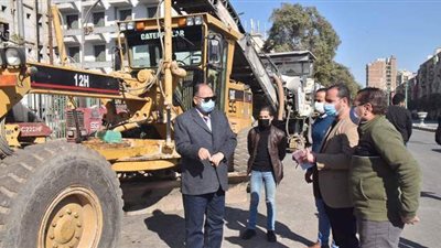 محافظ أسيوط يتابع أعمال رصف الشوارع بحي غرب | فيديو