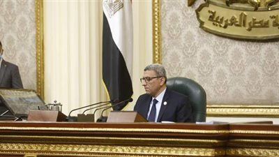 المستشار أحمد سعد الدين يفتتح جلسة البرلمان