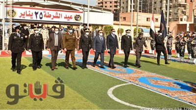 محافظ الدقهلية يضع إكليل زهور على النصب التذكاري للشهداء في عيد الشرطة