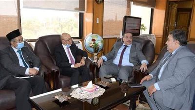 مجلس جامعة جنوب الوادي يناقش استعدادات امتحانات الفصل الدراسي الاول