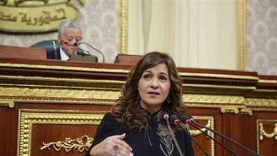 وزيرة الهجرة تستعرض جهود حل أزمة العالقين بسبب جائحة كورونا