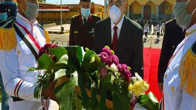سكرتير جنوب سيناء يضع الزهور علي النصب التذكاري لشهداء الشرطة | صور