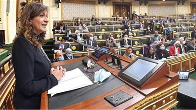 وزيرة الهجرة تستعرض التنسيق مع 