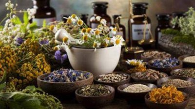 3 أعشاب طبيعية موجودة في مطبخك تحميك من الأمراض