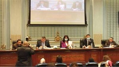 لجنة الإعلام بالبرلمان تواجه الوزير بمخالفات مالية