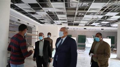 محافظ الوادي الجديد يتفقد إنشاء فرع البنك الأهلي بالداخلة