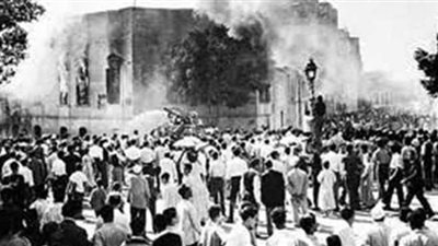 28 مليون جنيه خسائر.. من المسؤول عن حريق القاهرة يناير 1952؟