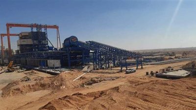 محمد عبد العاطي والسيد القصير يشهدان طرق الري الحديثة بالمنيا