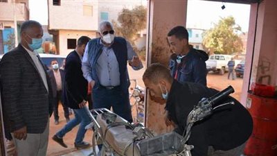 محافظ الوادي الجديد يخصص ورشة لشاب من ذوي الاحتياجات الخاصة