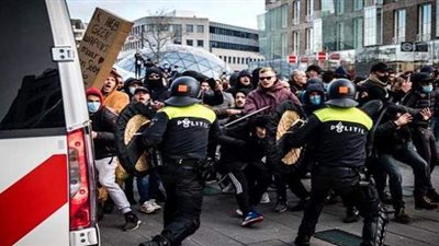 أحداث عنف واعتقالات.. القصة الكاملة لليلة الشغب في هولندا | صور