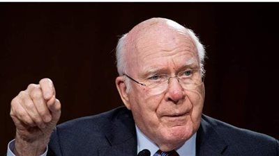 لعنة الرئيس.. نقل رئيس جلسات محاكمة ترامب للمستشفى بشكل مفاجئ