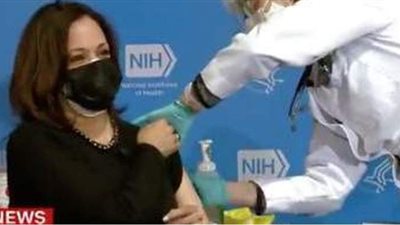 هاريس تحصل على تطعيم الجرعة الثانية من لقاح كورونا| فيديو