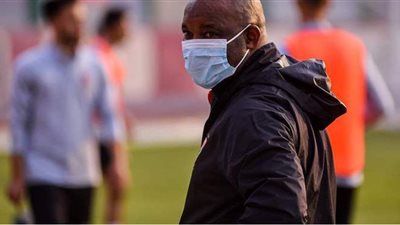 موسيماني يحفز والتر بواليا في جلسة خاصة بالأهلي