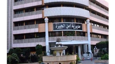 استدرجته إلى شقتها بعزومة عشاء.. مطرب يتهم صديقته بإجباره على توقيع إيصالات أمانة