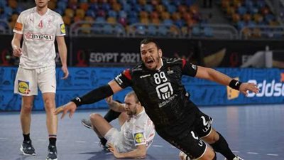 محمد هاشم عن خطأه بمباراة الدنمارك: كنت بموت وبدعي ربنا بشكل غير طبيعي | فيديو