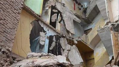 انهيار جزئي بمنزل في طما بسوهاج