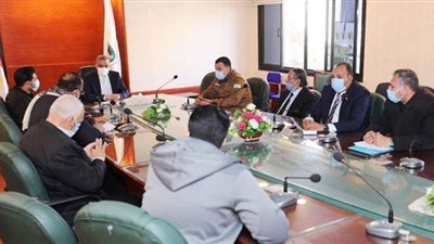 محافظ سوهاج يلتقي أعضاء لجنة الأحزاب السياسية