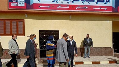 نائب محافظ سوهاج يتفقد مشروعات 