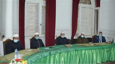 وزير الأوقاف يلتقى أعضاء القافلة الدعوية المتوجهة إلى السودان