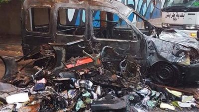 صور تظهر حجم تضرر مبنى بلدية طرابلس بعد إحراقه بالمولوتوف