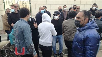 انهيار أحمد السقا ونجله ياسين في عزاء محمد الصغير | فيديو