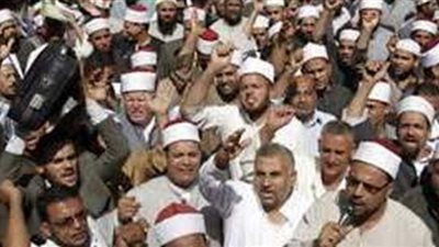 عمال الأوقاف يطالبون بزيادة بدل العدوى: 