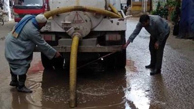 رفع مياه الأمطار من شوارع البحيرة | صور