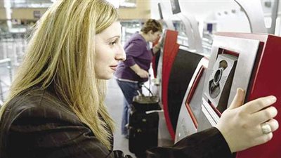 غدا| نظر دعوى تركيب بصمة العين بدلا من اليد بالمطارات لتعقب الإرهابيين