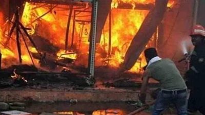 إخماد حريق داخل مخزن مواد غذائية بالمنصورة