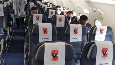 شعار النادي الأهلي يُزين طائرة مصر للطيران المتجهة إلى الدوحة