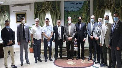 محافظ جنوب سيناء يلتقي ممثلي إحدى المؤسسات الدولية في تنظيم مسابقات التراث