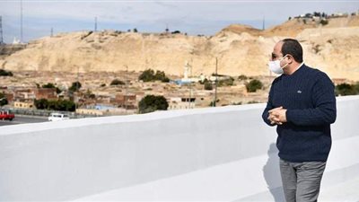تطوير مصر القديمة والسيدة عائشة ومنطقة محور الحضارات.. مشروعات تفقدها الرئيس