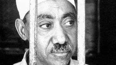 اللحظات الأخيرة لسيد قطب قبل إعدامه.. وحقيقة رفضه نطق الشهادتين|فيديو
