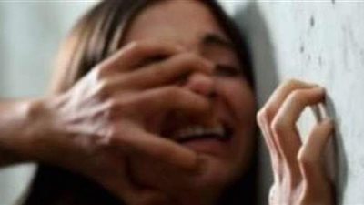 تحسس موضع عفتها.. القصة الكاملة لهتك عرض فتاة على يد سائق بالمنيا